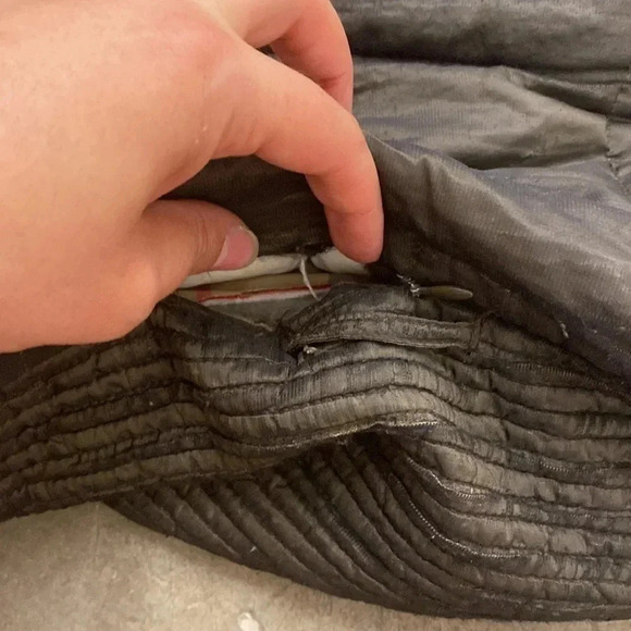 Authentic Burberry winter coat with fur hood - Picture 13 of 13